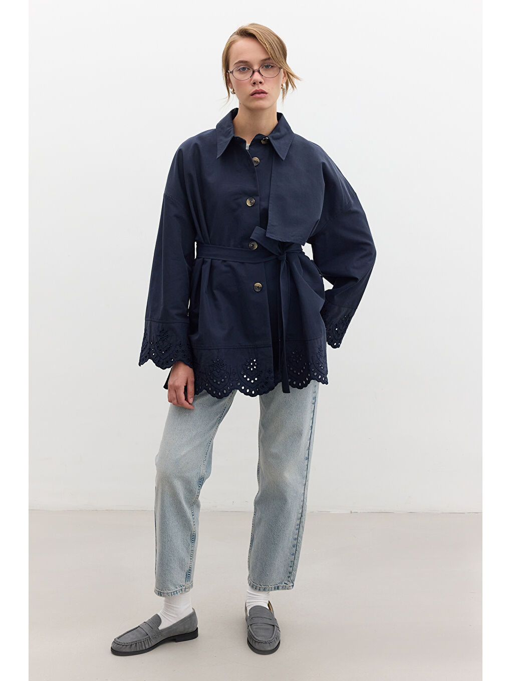 Nakış Detaylı Tasarım Trençkot Lacivert-3