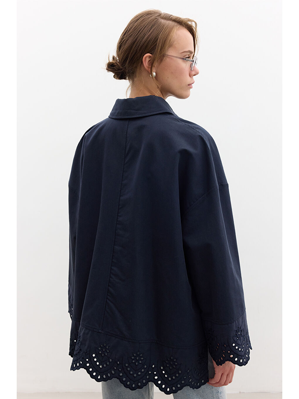 Nakış Detaylı Tasarım Trençkot Lacivert-6