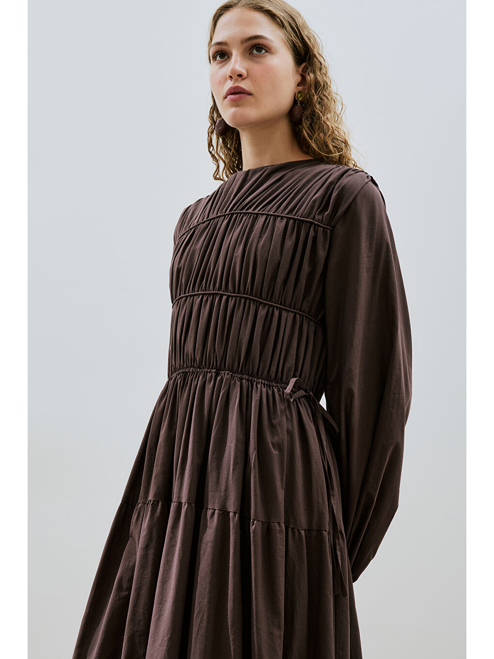 Büzgülü Uzun Kol Elbise Kahverengi-2