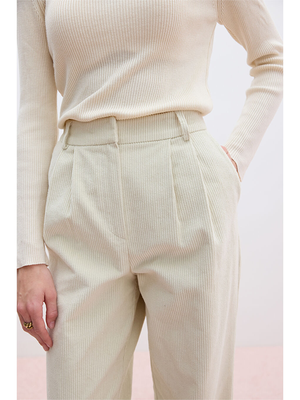 Bej Fitilli Kadife Straıght Fit Pantolon Vanilya-4