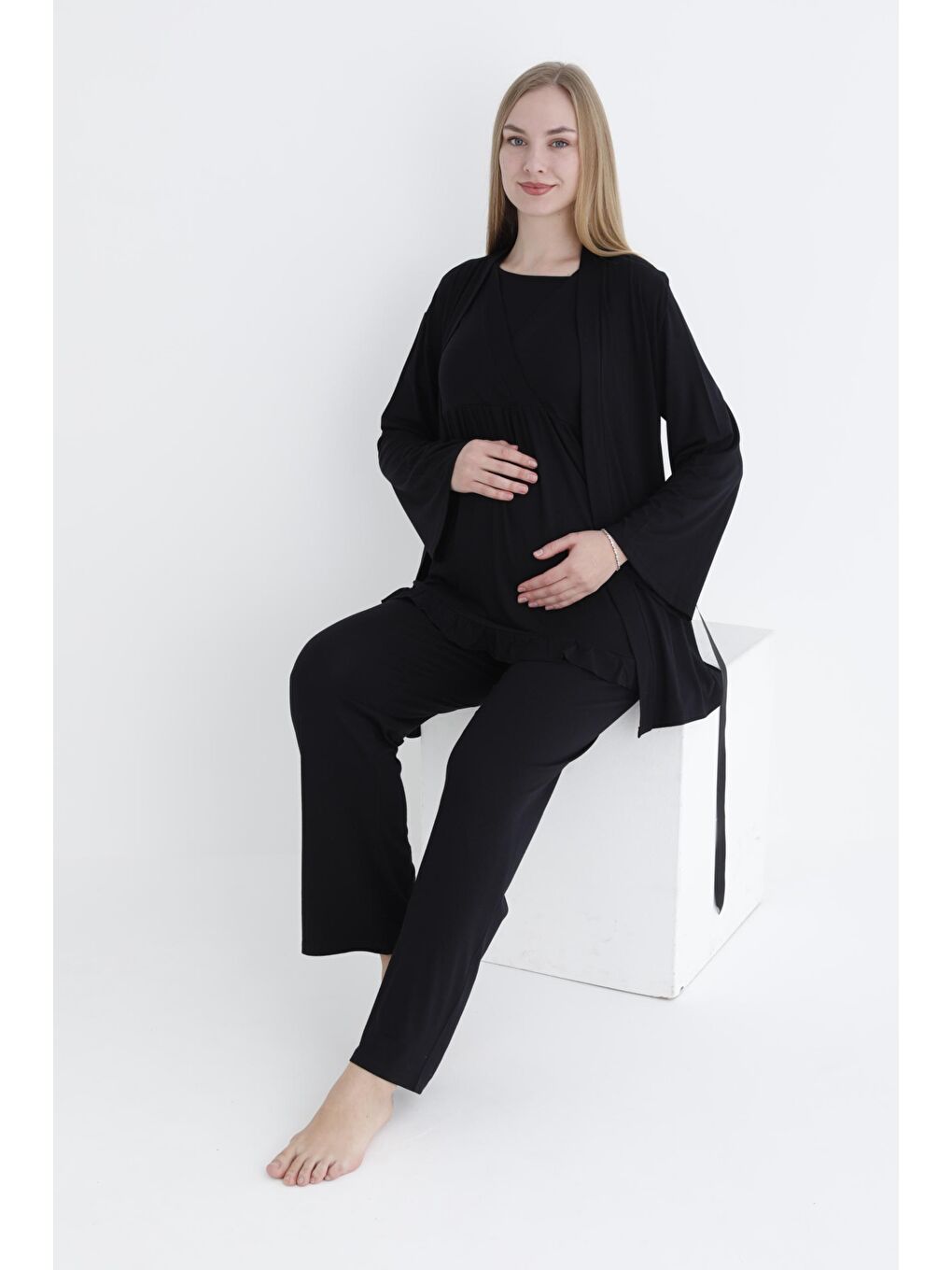 Siyah Sabahlıklı Fırfır Detaylı Kısa Kol Emzirmeye Uygun Hamile ve Lohusa Pijama Takımı-1