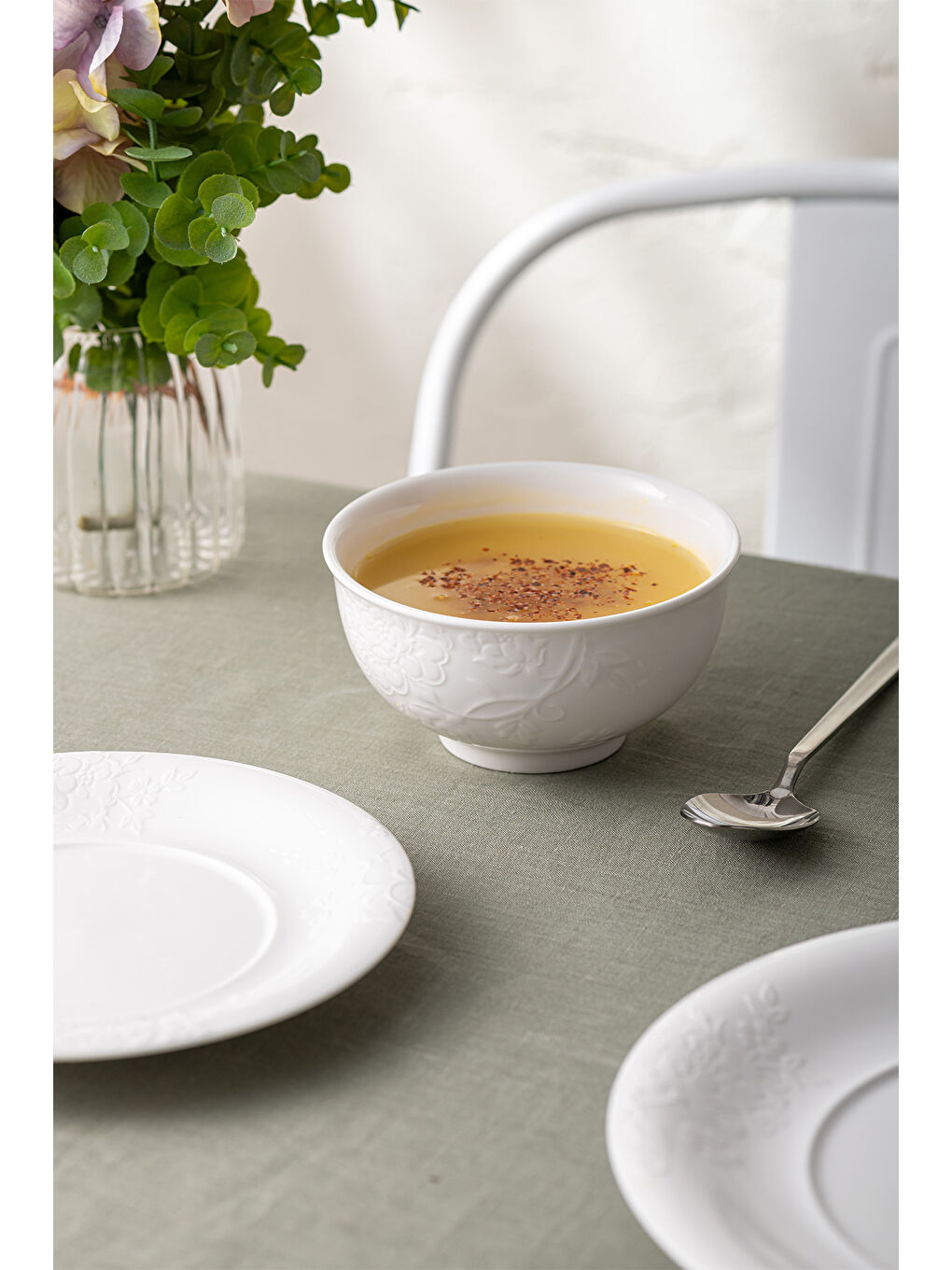 Beyaz Manolya Kase 18 cm