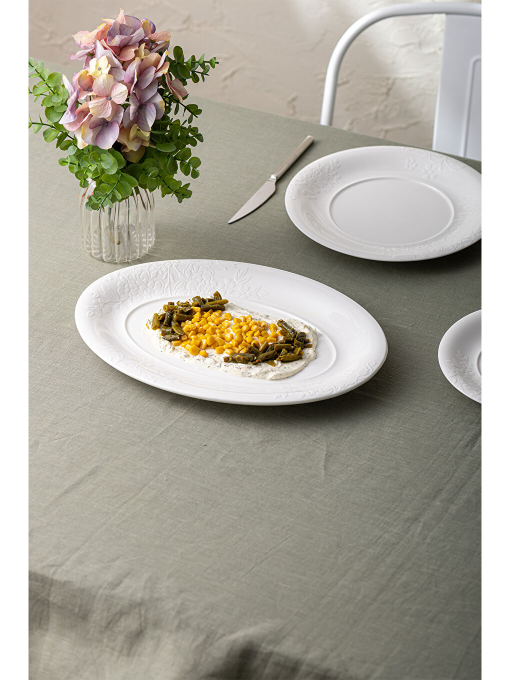 Beyaz Manolya Kayık Tabak 35 cm