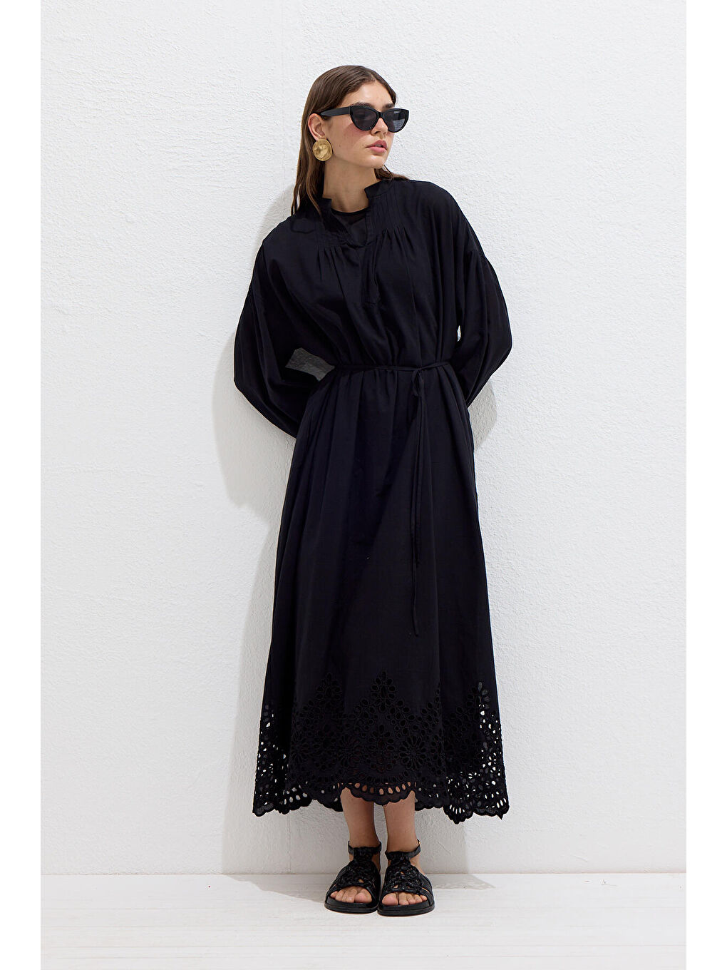 Brode Nakışlı Elbise Siyah-5