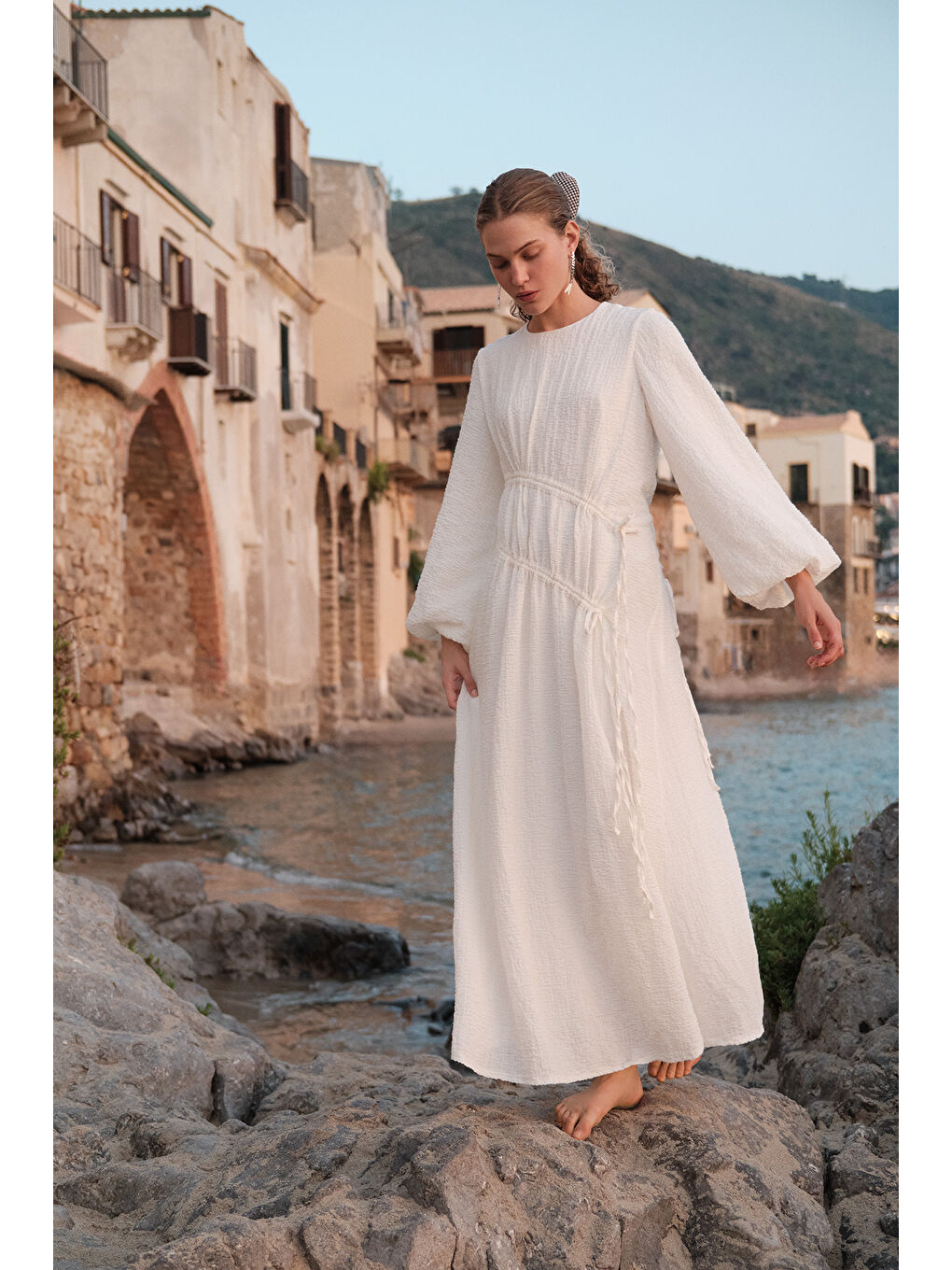 Büzgü Bağlamalı Dokulu Elbise Ekru-1