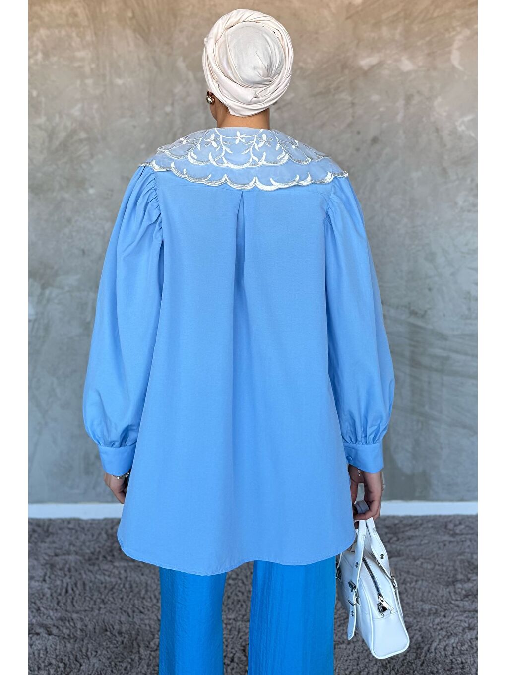 Mavi Yakası Tül İşlemeli Tesettür Gömlek-7