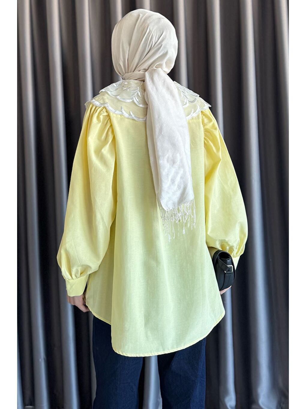Sarı Yakası Tül İşlemeli Tesettür Gömlek-7