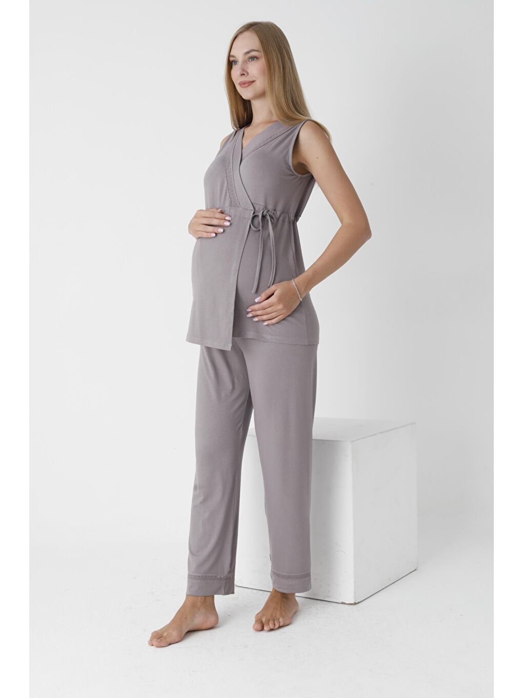 Gri Füme Önden Bağlamalı Dantel Detaylı Kolsuz Hamile ve Lohusa Pijama Takımı-2