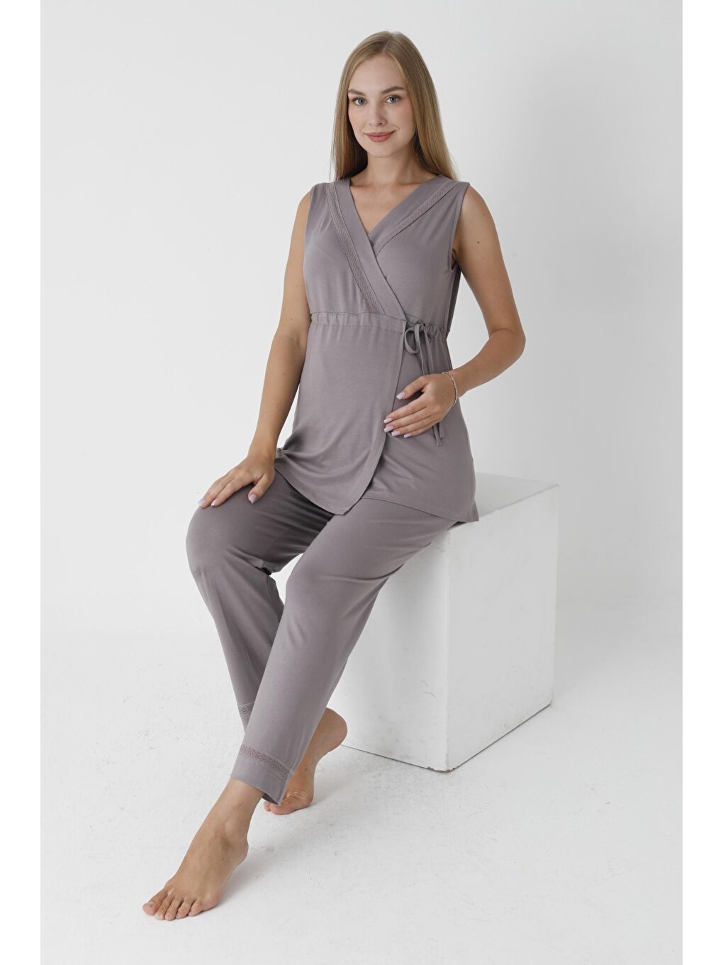 Gri Füme Önden Bağlamalı Dantel Detaylı Kolsuz Hamile ve Lohusa Pijama Takımı-4