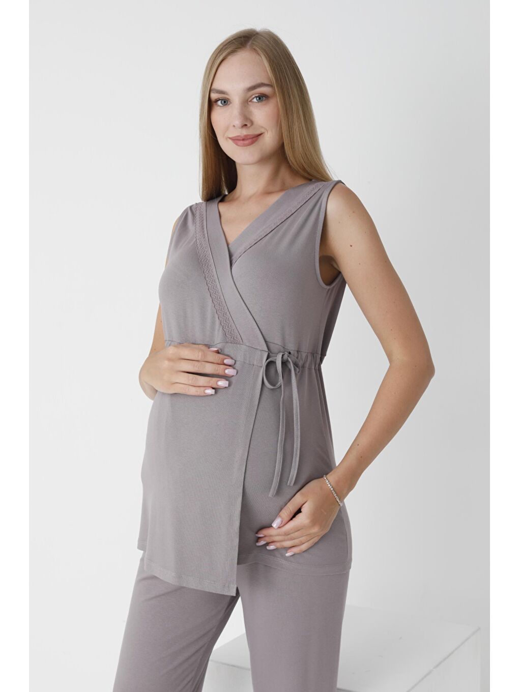 Gri Füme Önden Bağlamalı Dantel Detaylı Kolsuz Hamile ve Lohusa Pijama Takımı-5