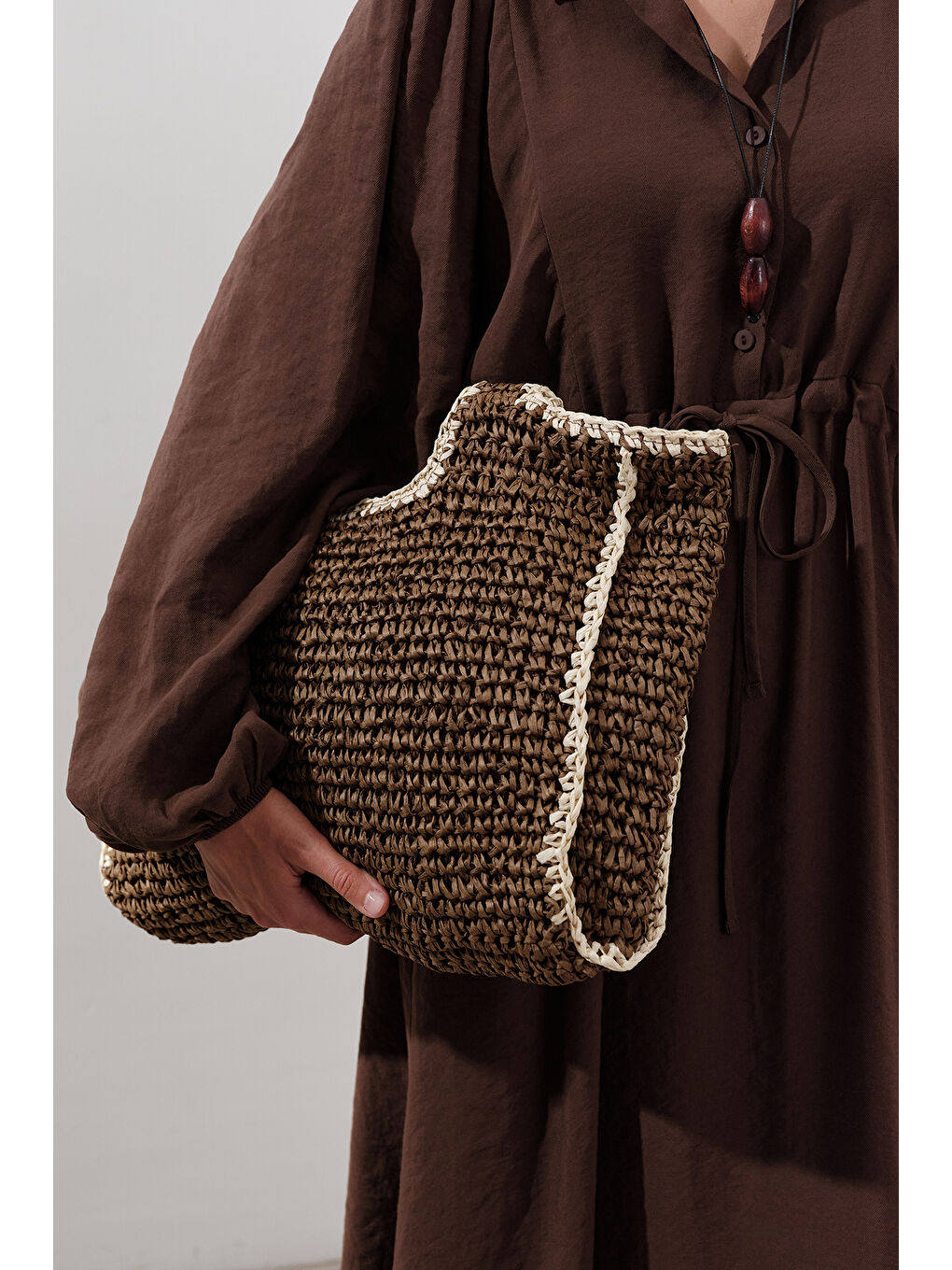 Kontrast Detaylı Hasır Çanta Kahverengi-1