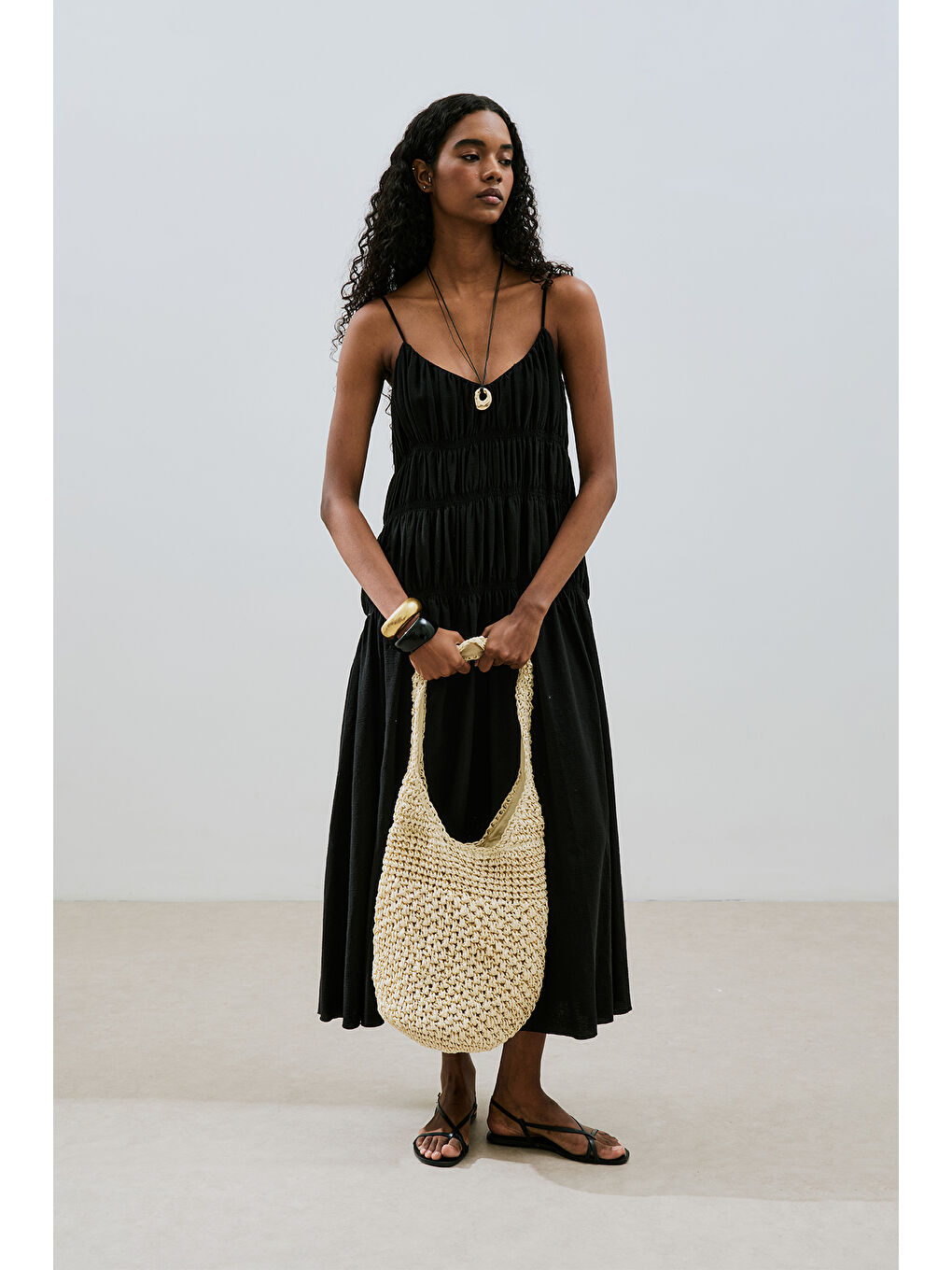 Dokulu Büzgü Detaylı Elbise Siyah-1