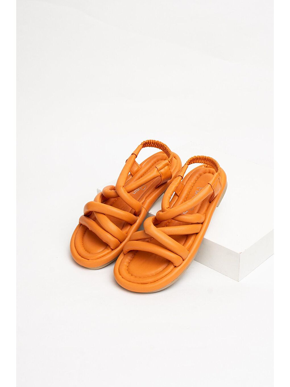 Turuncu Bantlı Rahat Taban Kadın Lastikli Sandalet 007-73-23
