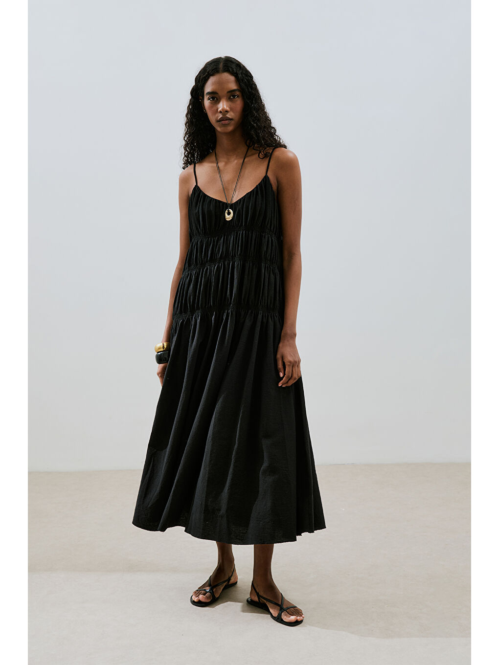 Dokulu Büzgü Detaylı Elbise Siyah-6