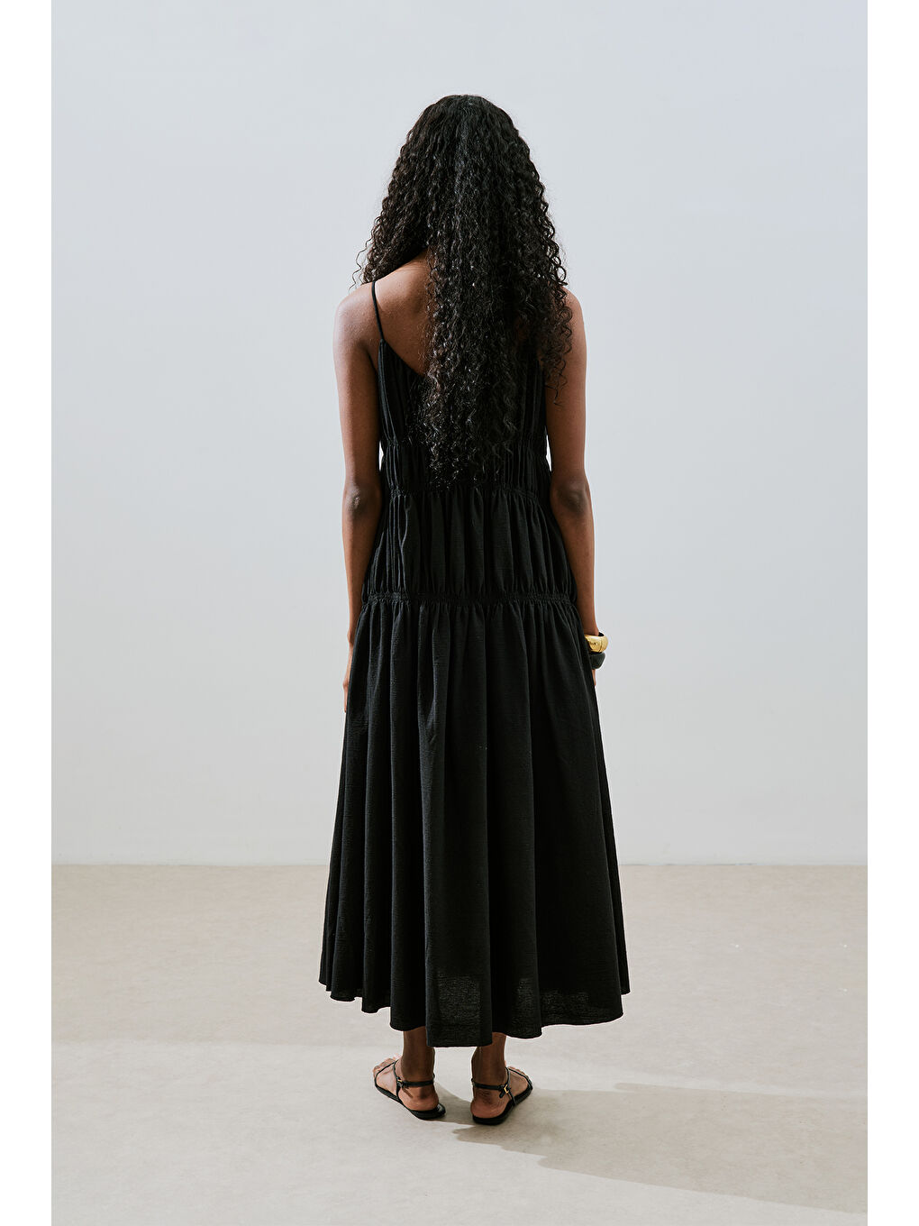 Dokulu Büzgü Detaylı Elbise Siyah-7