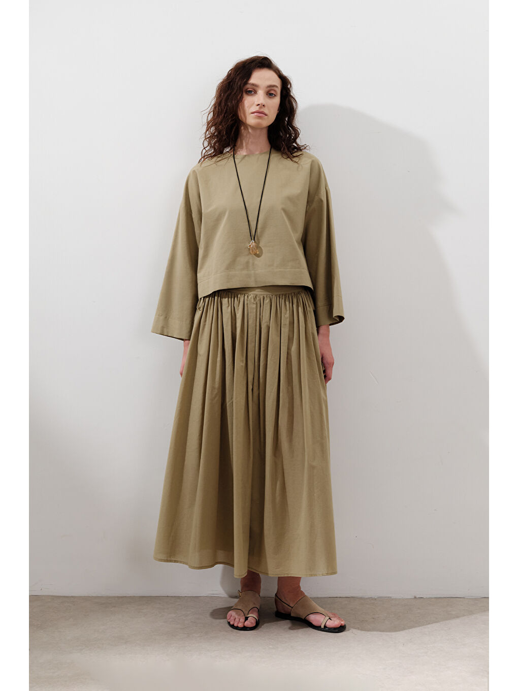 Kahverengi Pamuklu Crop Uzun Kol Bluz Toprak-2