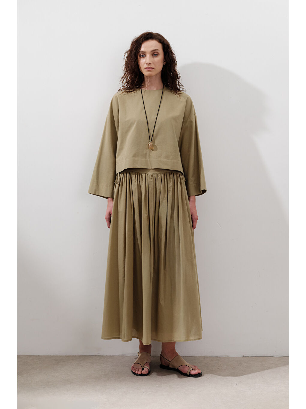 Kahverengi Pamuklu Crop Uzun Kol Bluz Toprak-4