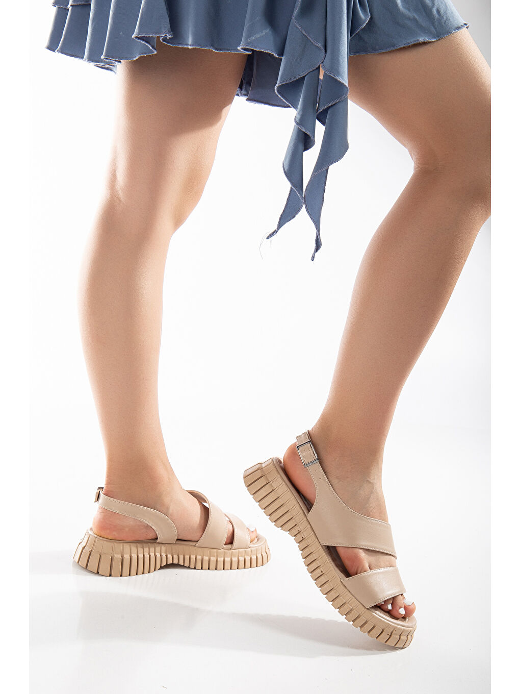 Bej Kadın Nude Kalın Poli Taban Bilekten Bağlamalı Tek Bantı Sandalet-1