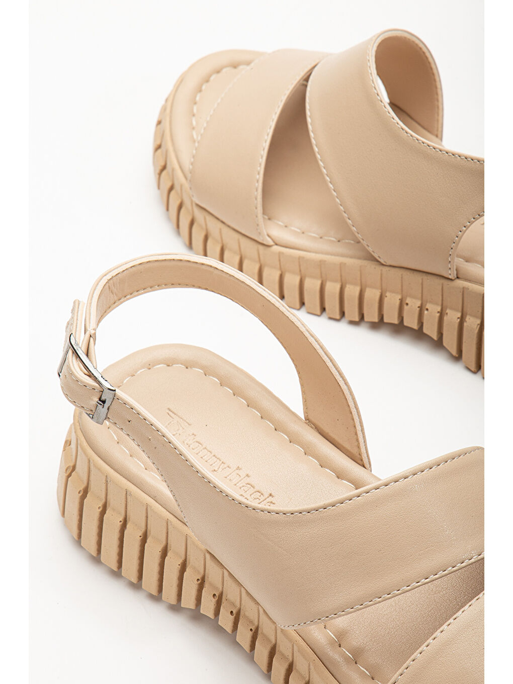 Bej Kadın Nude Kalın Poli Taban Bilekten Bağlamalı Tek Bantı Sandalet-2