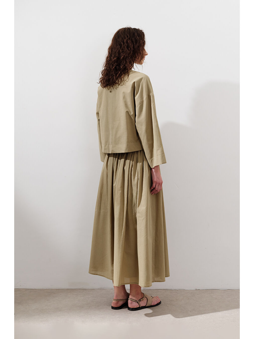 Kahverengi Pamuklu Crop Uzun Kol Bluz Toprak-5