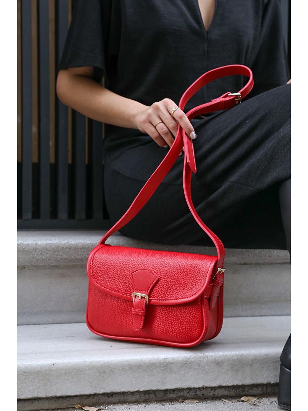 Silva Toka Kapaklı Çapraz Askılı Kadın Çanta - Kırmızı-1