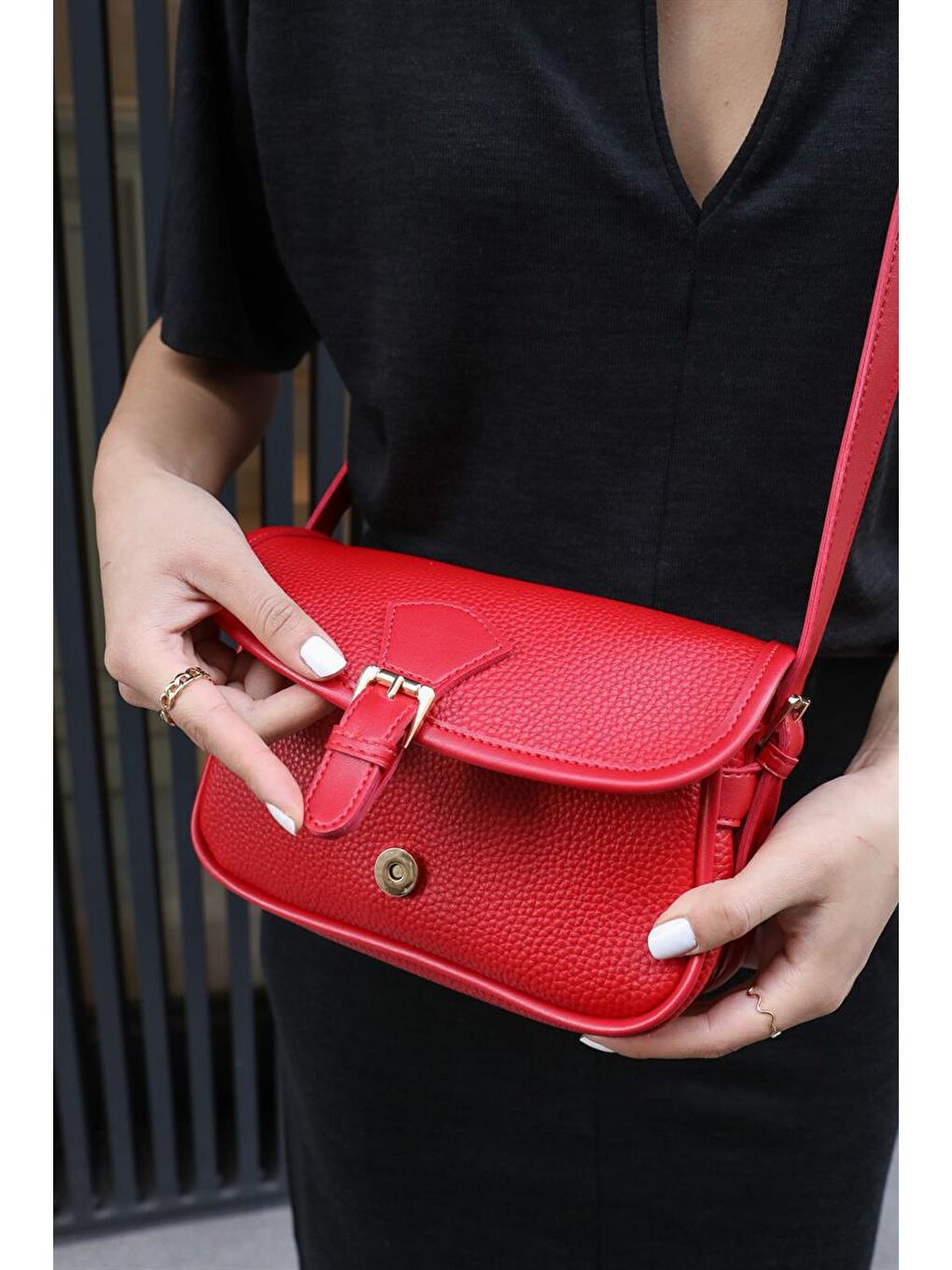 Silva Toka Kapaklı Çapraz Askılı Kadın Çanta - Kırmızı-3