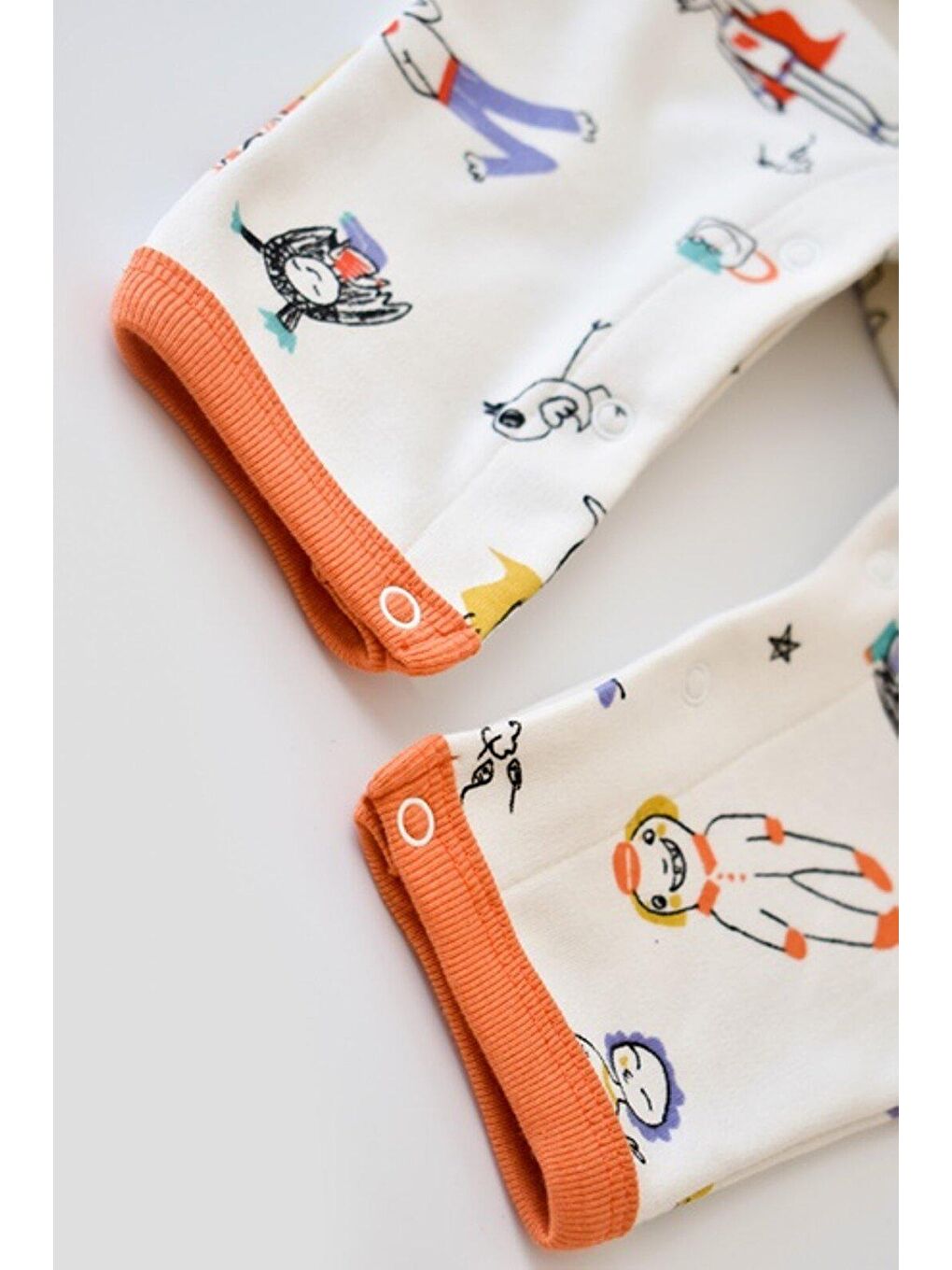 Beyaz 2'li Çıtçıtlı Tulum-2