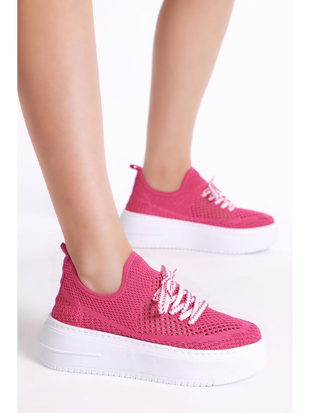 Kadın Fuşya Rahat Kalıp Yüksek Taban Bağcıklı Triko Sneaker