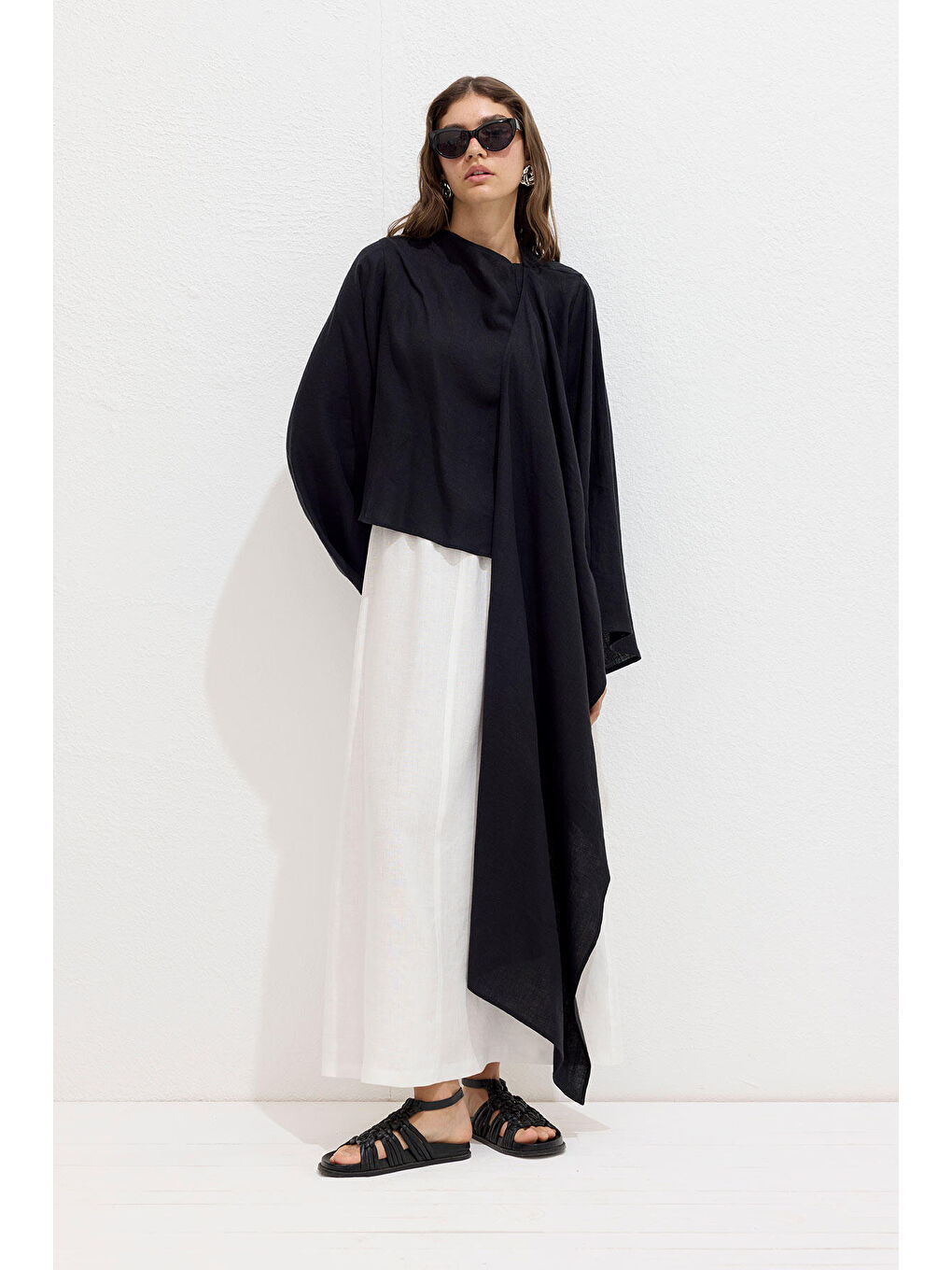 Asimetrik Keten Pelerin Bluz Siyah-1