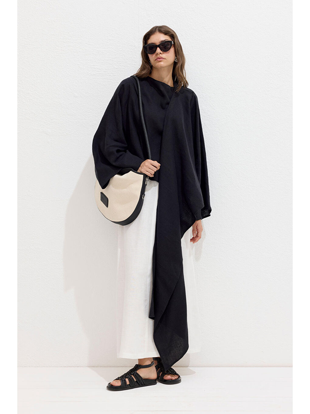 Asimetrik Keten Pelerin Bluz Siyah-3