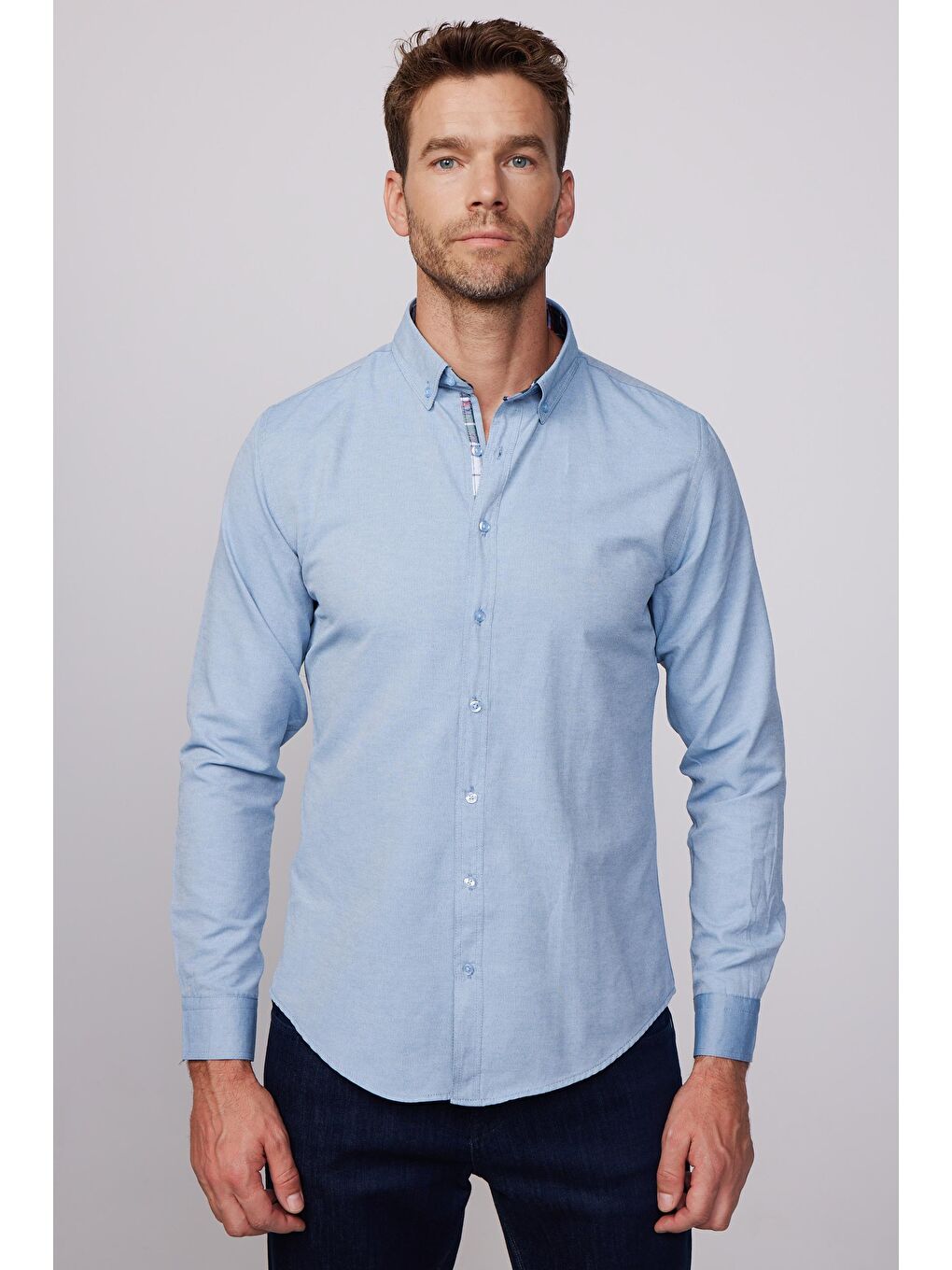 Erkek Slim Fit Dar Kesim Uzun Kollu Pamuklu Oxford Doku Kolay Ütülenebilir Gri Düğmeli Yaka Gömlek-1