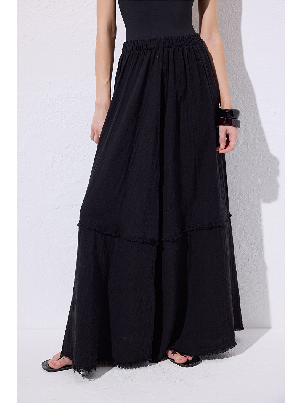 Müslin Katlı Geniş Etek Siyah