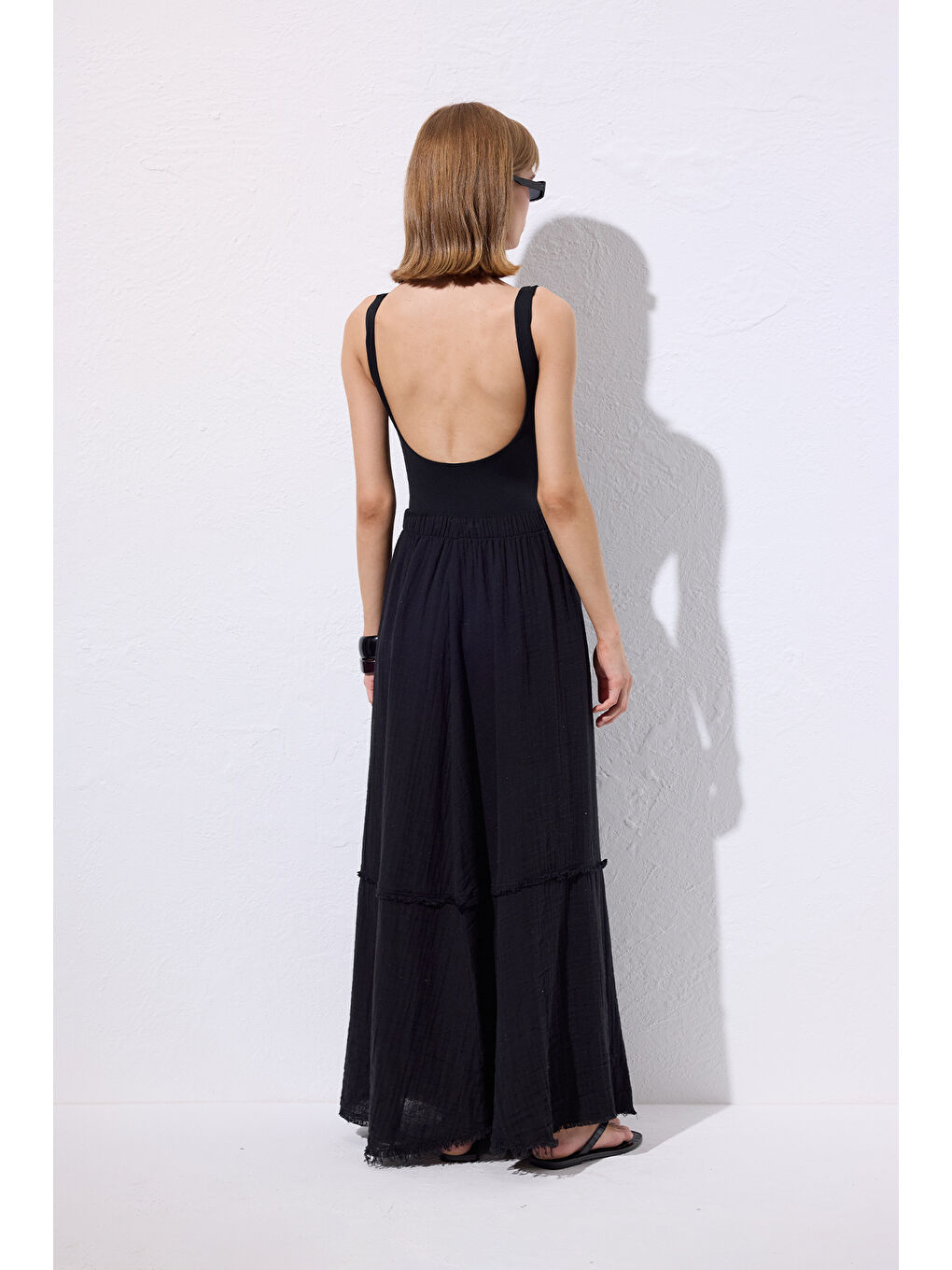 Müslin Katlı Geniş Etek Siyah-5