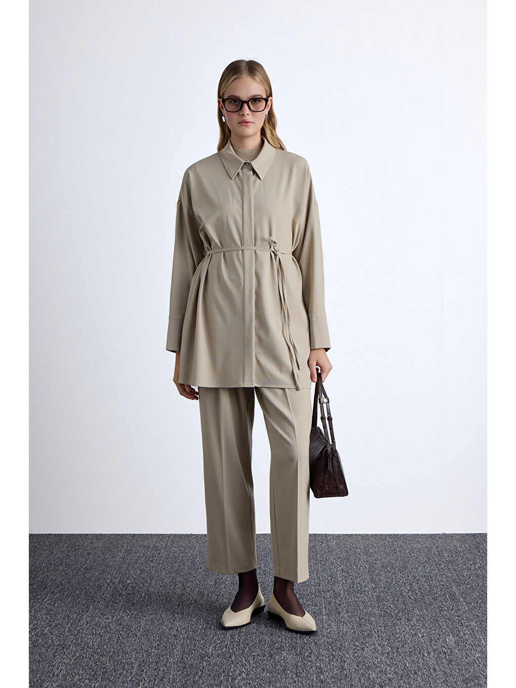 Klasik Kesim Pile Detaylı Pantolon Bej-3