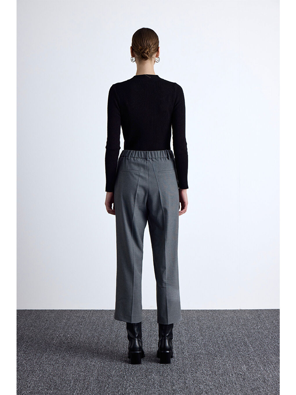 Klasik Kesim Pile Detaylı Pantolon Gri-5