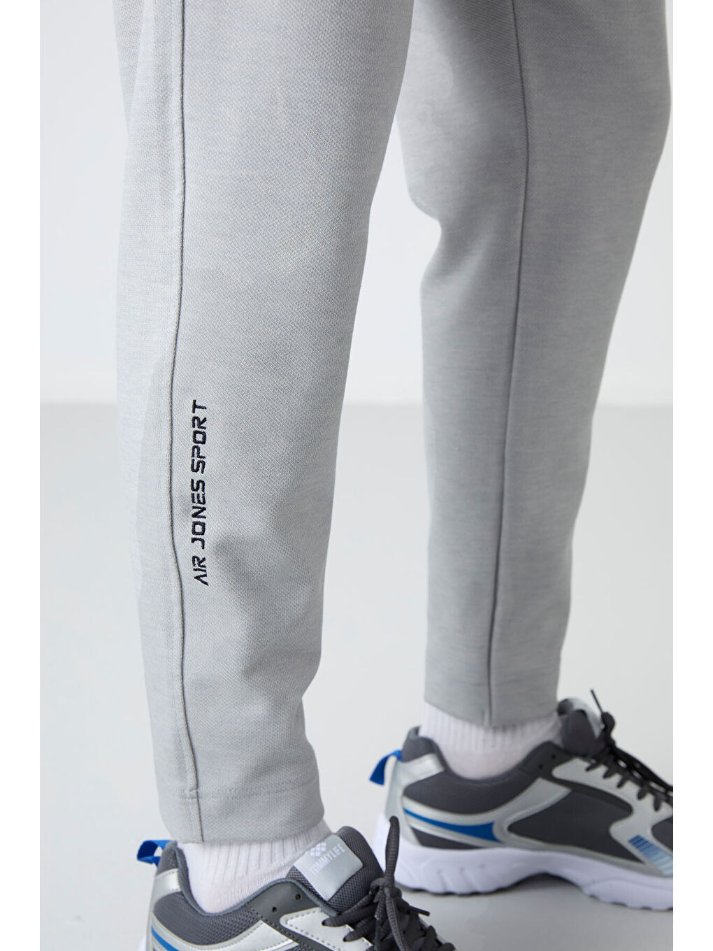 Gri Dik Yaka Gizli Cep Detaylı Standart Kalıp Erkek Eşofman Takım - 85209-4