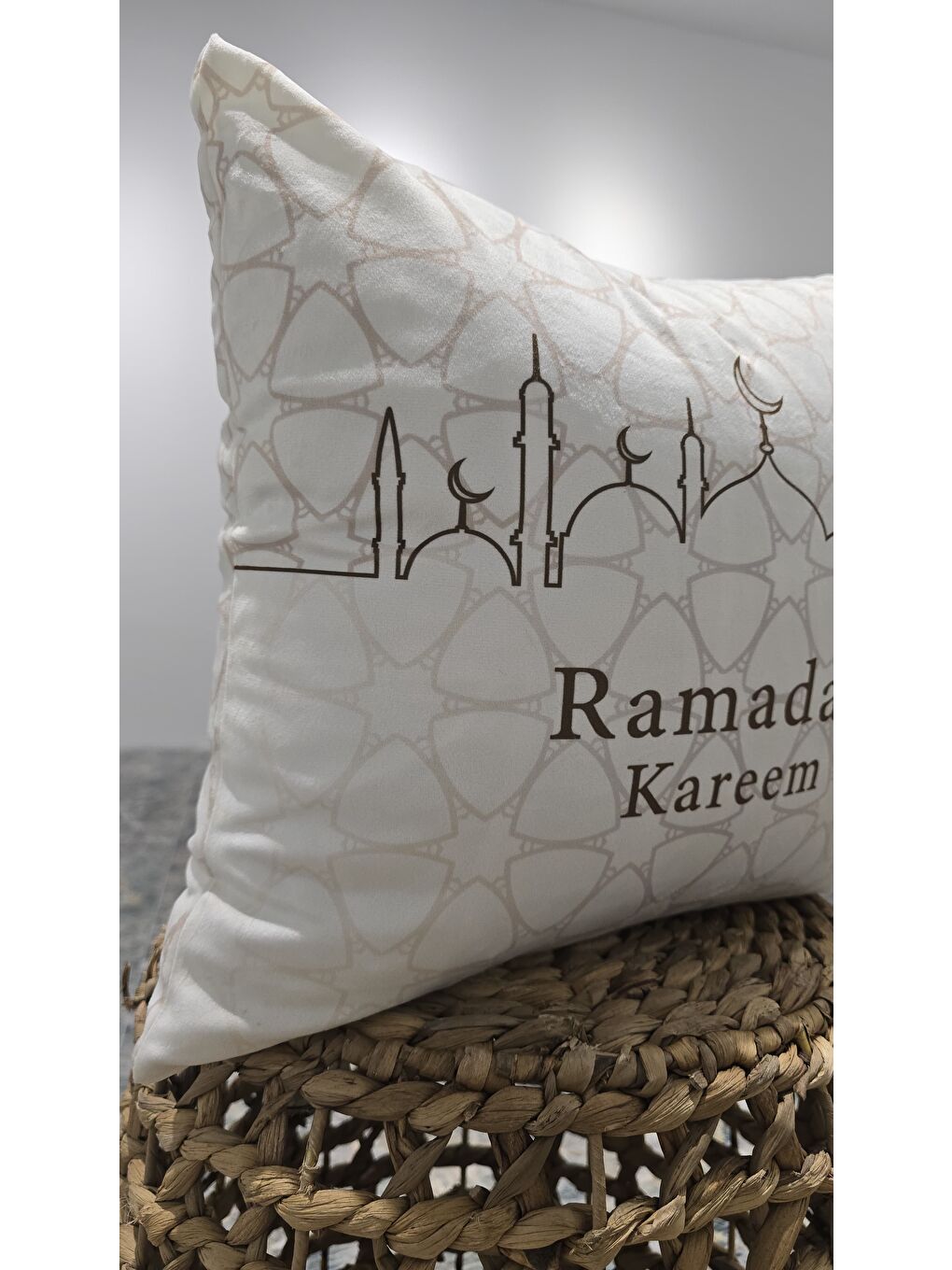 Kahverengi Ramazan Temalı Dekoratif Kırlent Kılıfı 43x43 cm-1