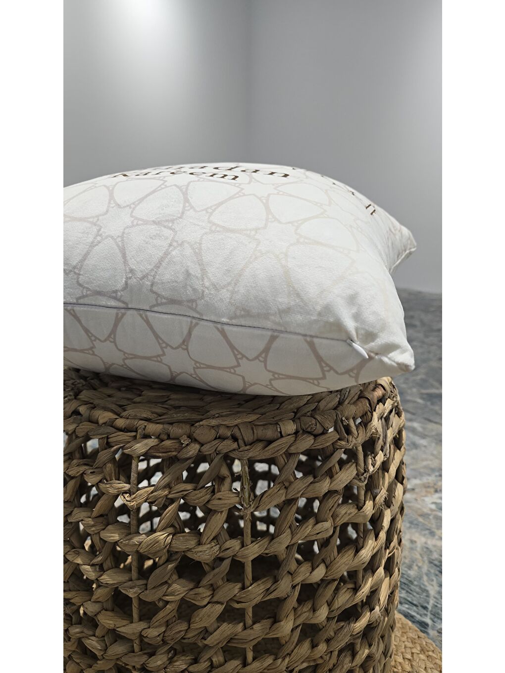 Kahverengi Ramazan Temalı Dekoratif Kırlent Kılıfı 43x43 cm-2