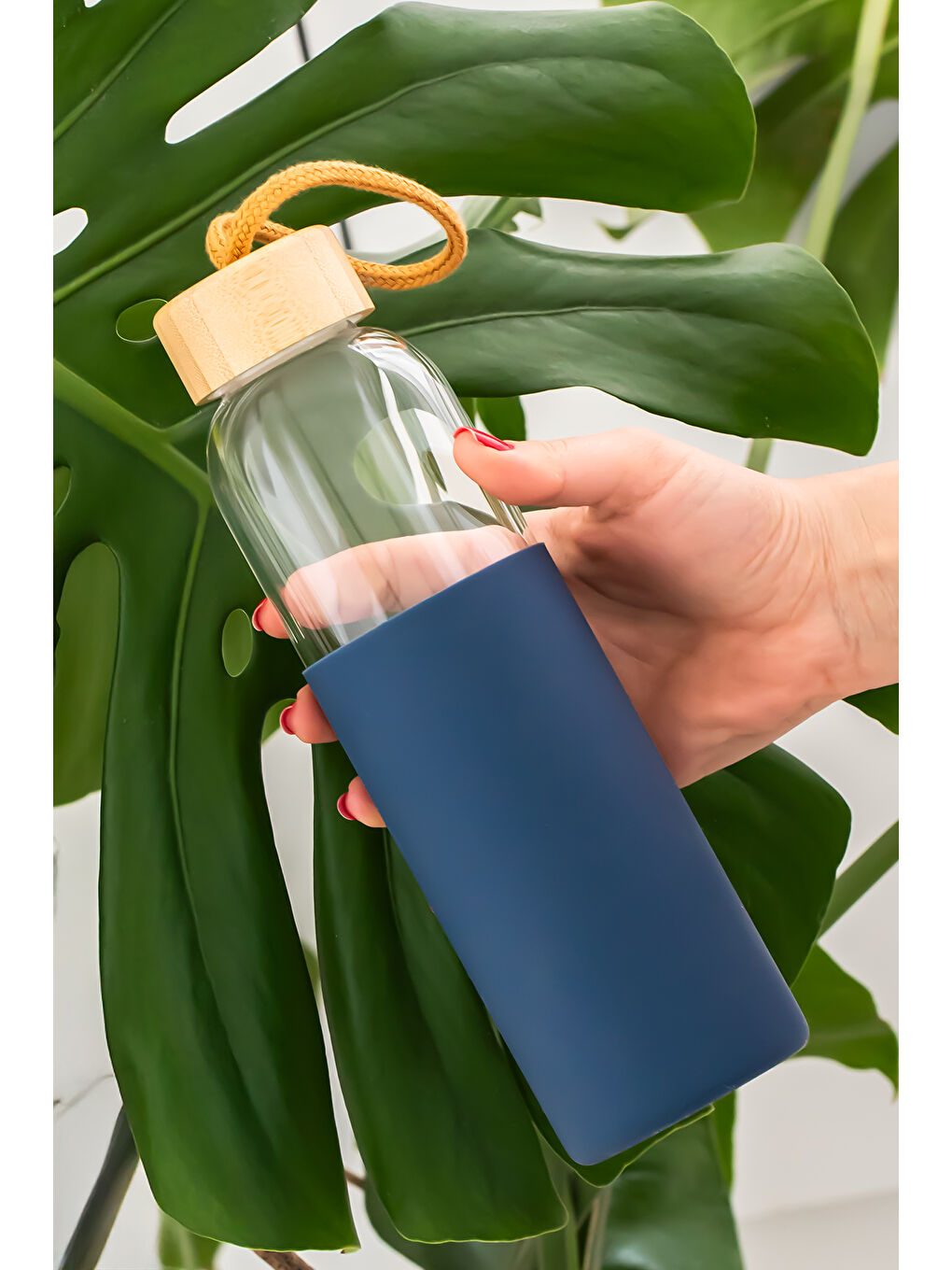 2409-6 Matara 550 ml - Bambu Kapaklı Suluk Mavi Kılıflı Borasilikat Cam Su Şişesi