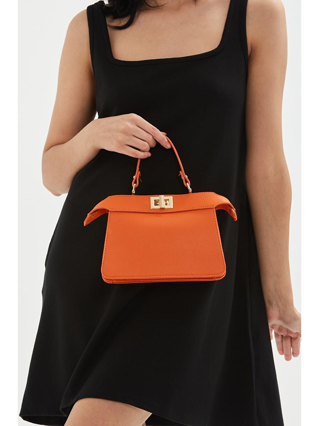 Uzun Askılı Özel Kilit Sistemli Heleni Kadın Çapraz Çanta Turuncu-2