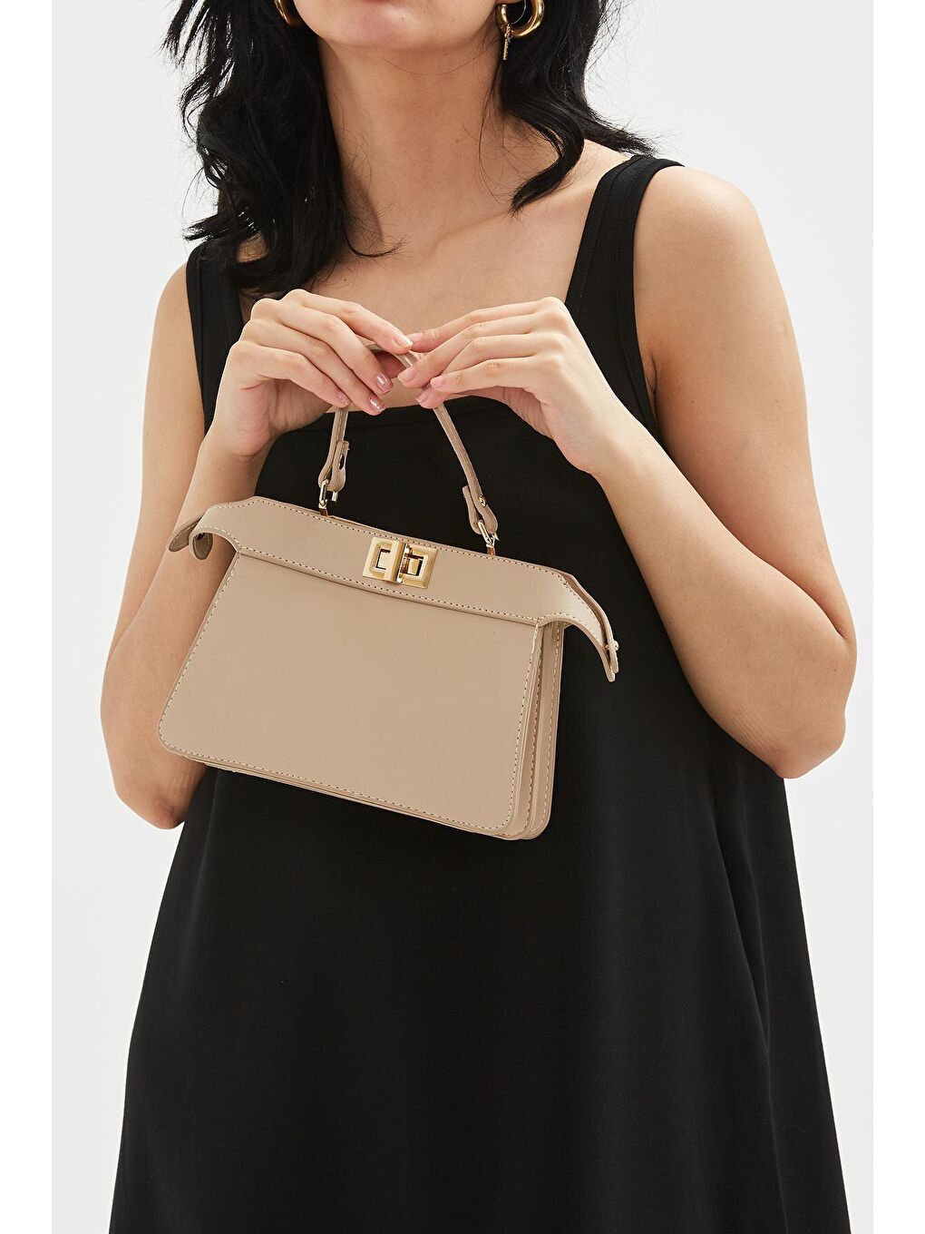 Uzun Askılı Özel Kilit Sistemli Heleni Kadın Çapraz Çanta Bej