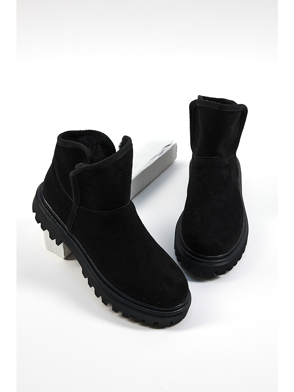 Kadın Siyah Süet Rahat Kalıp Kalın Taban İçi Kürklü Bot-2