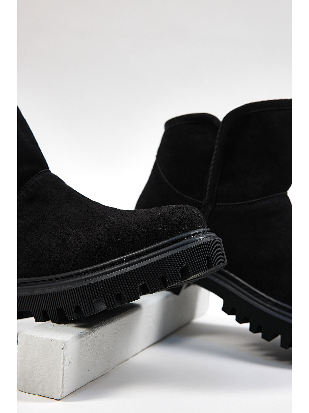 Kadın Siyah Süet Rahat Kalıp Kalın Taban İçi Kürklü Bot-3