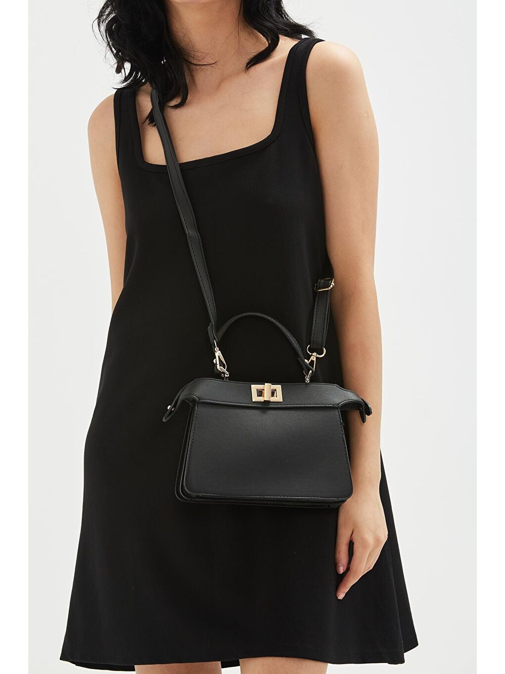 Uzun Askılı Özel Kilit Sistemli Heleni Kadın Çapraz Çanta Siyah-1