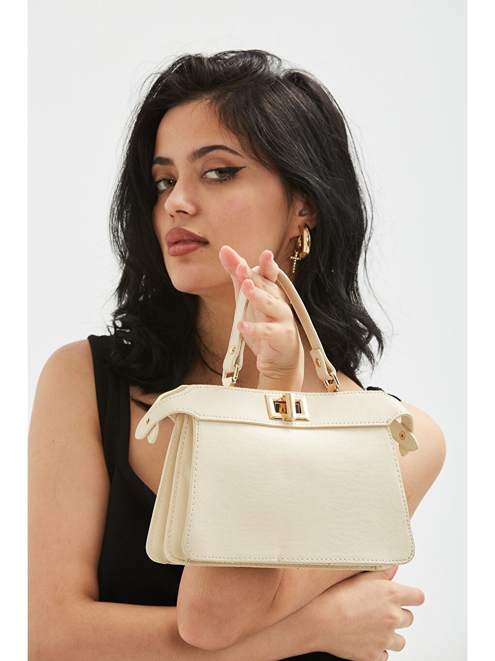 Ekru Uzun Askılı Özel Kilit Sistemli Heleni Kadın Çapraz Çanta Krem-1