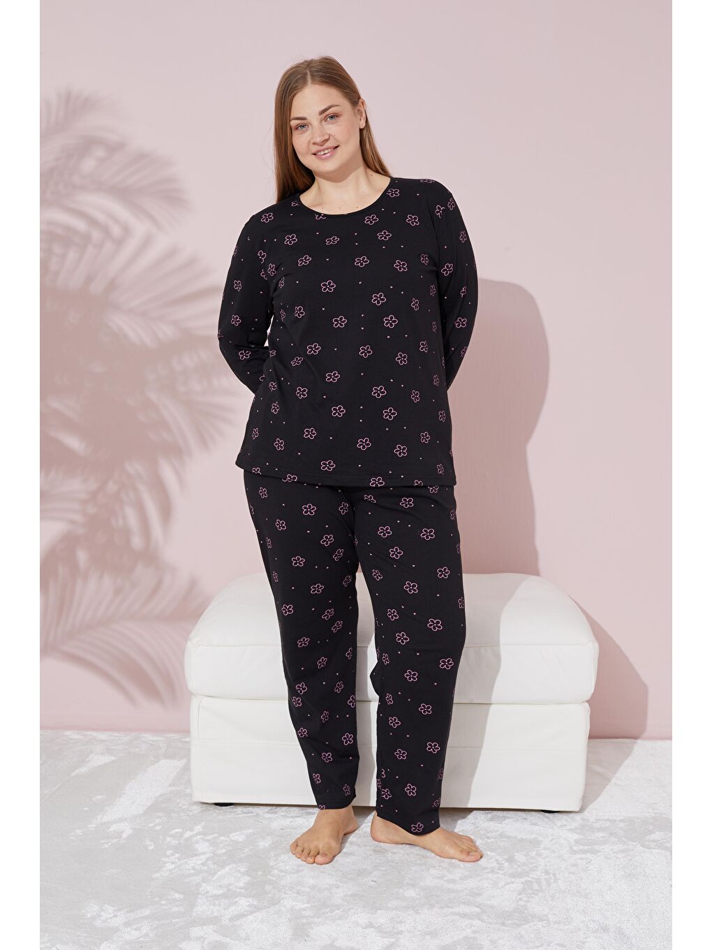 Siyah Pembe Çiçek Desenli Curve Büyük Beden Battal Boy Örme Pamuklu Pijama Takımı