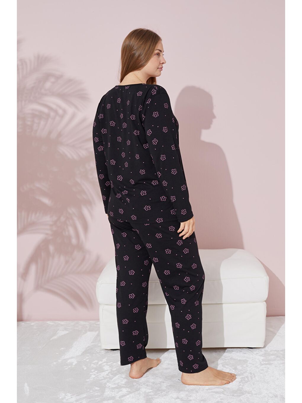 Siyah Pembe Çiçek Desenli Curve Büyük Beden Battal Boy Örme Pamuklu Pijama Takımı-1