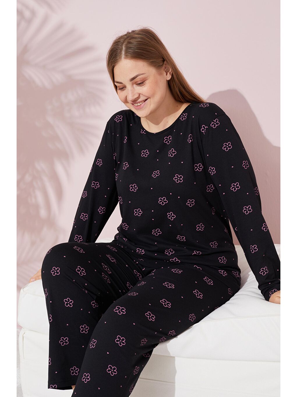 Siyah Pembe Çiçek Desenli Curve Büyük Beden Battal Boy Örme Pamuklu Pijama Takımı-2