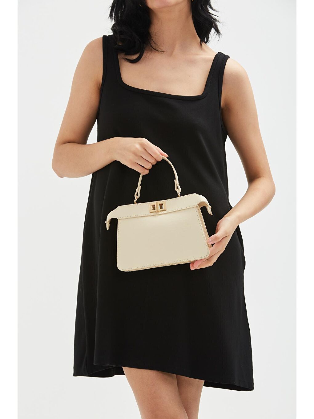 Ekru Uzun Askılı Özel Kilit Sistemli Heleni Kadın Çapraz Çanta Krem-2