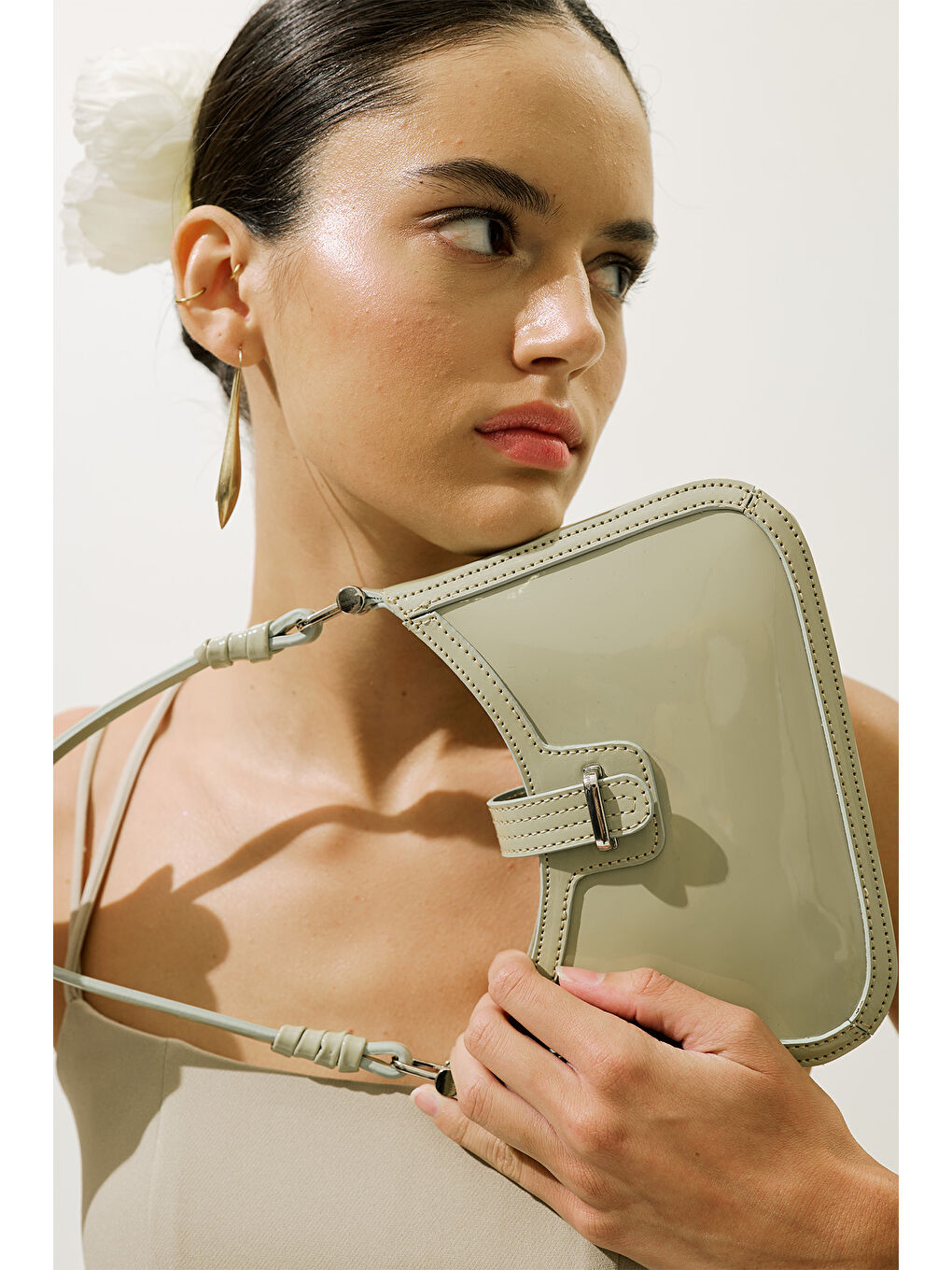 Yeşil Rugan Tokalı Omuz Çantası Çağla-2